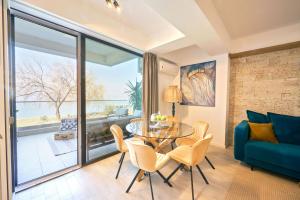 Aquarama Lake view 2BR Apart Mamaia free parking