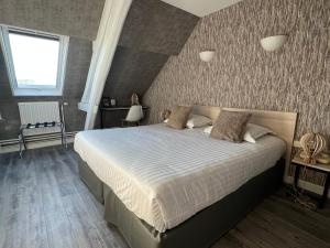 Hotels Hotel De Troyes : photos des chambres