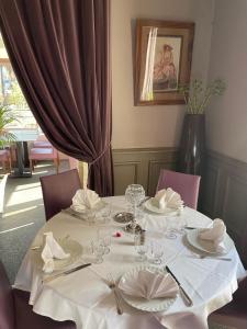 Hotels Le Grand Hotel : photos des chambres