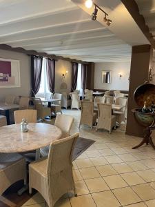 Hotels Le Grand Hotel : photos des chambres