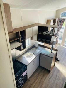 The Hideaway Lodge with Hot Tub