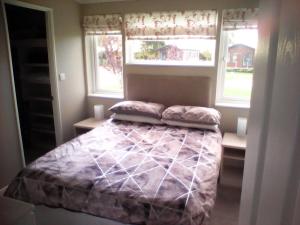 Meadow view country lodge great views on lovely smallpark