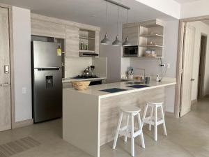 Serena del Mar, Morros IO