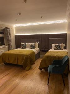 Deluxe Triple Room room in Tower View