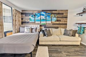Inviting Waikiki Grand Hotel Room One Block to Beach!