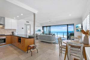 Ocean Viewpoint - Stunning Sunshine Beach Views