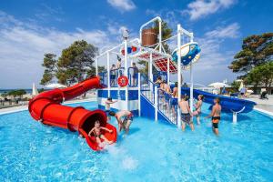 Apartments 3 in Zaton Holiday Resort, with large pool area 