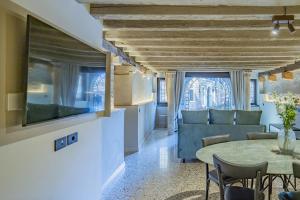 Corte Rubbi 1 A True Canal-side Experience