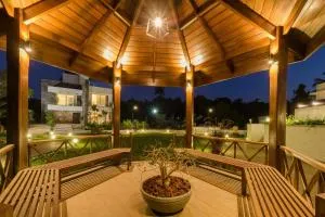 StayVista's Bianco Villa - Hill-View Villa with Private Pool, Jacuzzi, Gym & Games Room - Lonavala