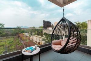 StayVistas Bianco Villa - Hill-View Villa with Private Pool, Jacuzzi, Gym & Games Room