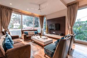 StayVistas Bianco Villa - Hill-View Villa with Private Pool, Jacuzzi, Gym & Games Room