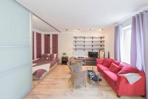 Stylish Apartment in a Tenement House Old Town F502
