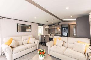 Ruebens Lodge with Hot Tub