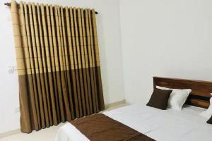 Breezy Brand-New Green Tops Villa