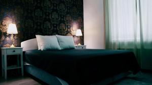 Ilona Apartments - "The City Condo"