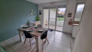 Appartements Beau T2 bien equipe au calme! ! : photos des chambres