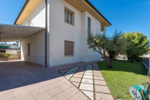 La Maison de Mely with garden