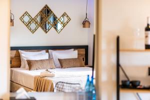 Moon Boutique Hotel - Ultra Luxury Suites with Pool, Perfect for Fun and Relaxation By Villa Mana Gers