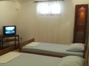 Apartment in Kustici with balcony, WiFi, washing machine (4847-1)