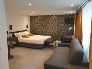Hotels The Originals Boutique, Hotel La Villa Marine, Le Treport : photos des chambres