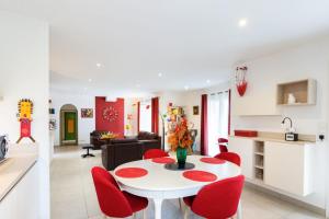 Maisons de vacances Sumptuous House Of 120m With Garden And Jacuzzi : photos des chambres