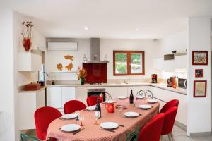 Maisons de vacances Sumptuous House Of 120m With Garden And Jacuzzi : photos des chambres