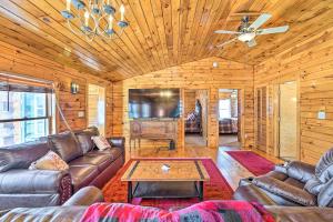 Bemus Point Retreat about 3 Mi to Chautauqua Lake