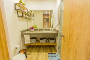 Luxury Suite in El Poblado Co-Work, Gym, Fast WiFi