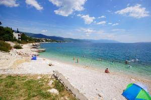 Apartment in Novi Vinodolski with sea view, balcony, air conditioning, Wi-Fi (3667-1) 