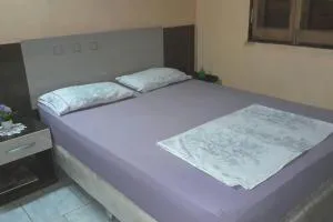 Habitación en casa zona Asunción - Nemby