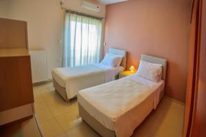 Mpoulakis Apt 98
