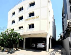 Jirapong apartment