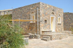 Bungalow with Garden View