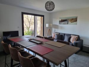 Appartements Rez-de-jardin avec vue sur la Sainte Victoire : photos des chambres