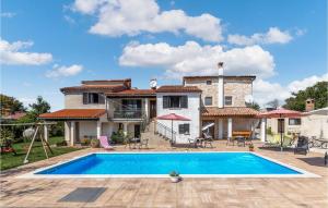 Nice Home In Svetvincenat With 3 Bedrooms, Wifi And Outdoor Swimming Pool