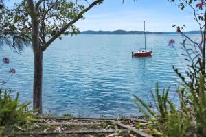 Wangi Waterfront HIdeaway
