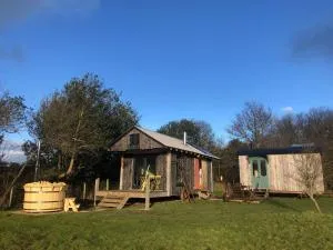 Sky View Shepherd's Huts with Woodburning Hot Tub - Nancekuke