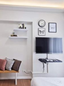 SHERISSE CONDO @ THE LOOP WITH WIFI,CABLE AND HOT & COLD SHOWER,