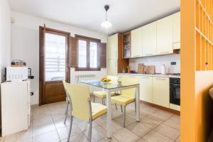 GuestHost - Lecce Colorful Flat with terrace & parking
