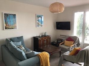 Apartment Les Palmiers-3 by Interhome