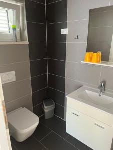 Villa Pina Tisno Apartment Luca 4-6 Pers