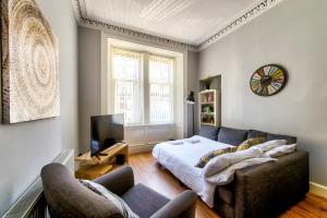 Edinburgh City Central Modern Apartment Sleeps 6