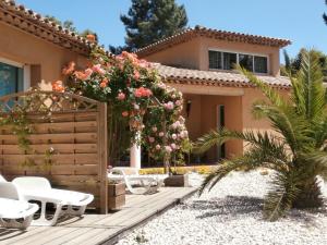 Maisons d'hotes La Moucheliere : photos des chambres