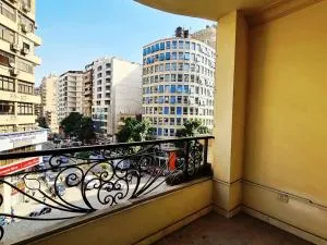 Spacious Executive Luxury Apartment with Balcony - El Duqqi