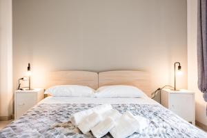 Luni Mare Modern Balcony Flat