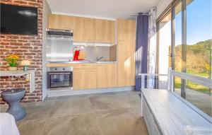 Appartements Cozy Apartment In Taglio Isolaccio With Kitchen : photos des chambres