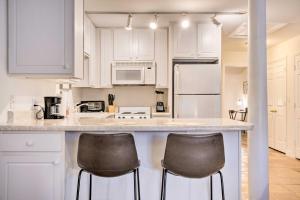 Ideally Located and Updated Chapel Hill Apartment!