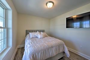 Welcoming Wildwood Condo about 1 Block to Beach!