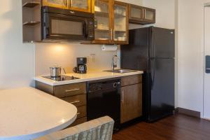 Candlewood Suites-West Springfield by IHG
