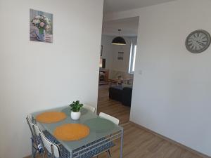 Appartements La Marina 2 : photos des chambres